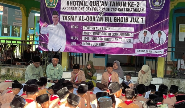 MTsN 9 Jombang Gelar Khotmil Qur'an   “One Day Four Page” dan Tasmi' Juz 1 Bil Ghoib.